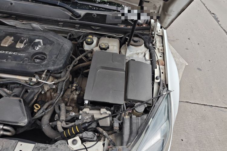 Used Buick Regal 2015 2.0L Leading Fashion Edition Engine Bay Left