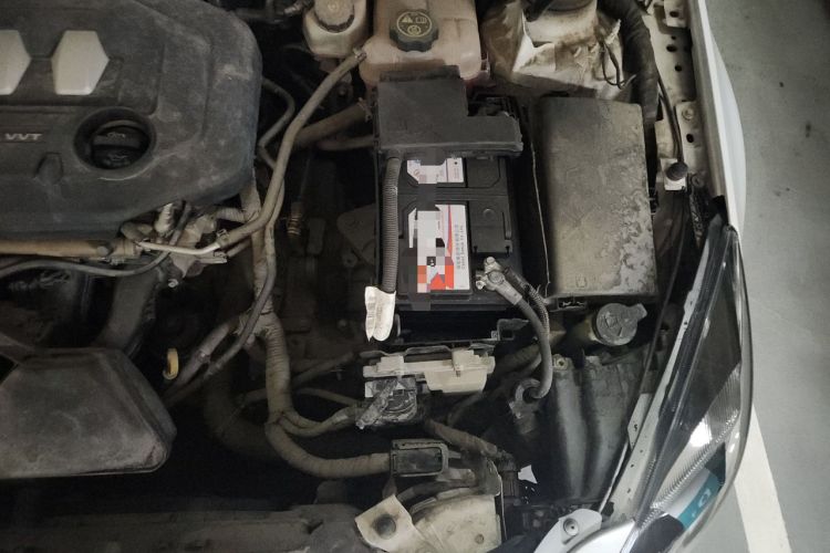 Used Buick Regal 2015 2.0L Elite Fashion Edition Engine Bay Left