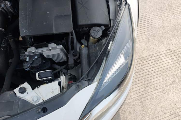Used Buick Regal 2015 1.6T Leading Technology Model Engine Bay Left
