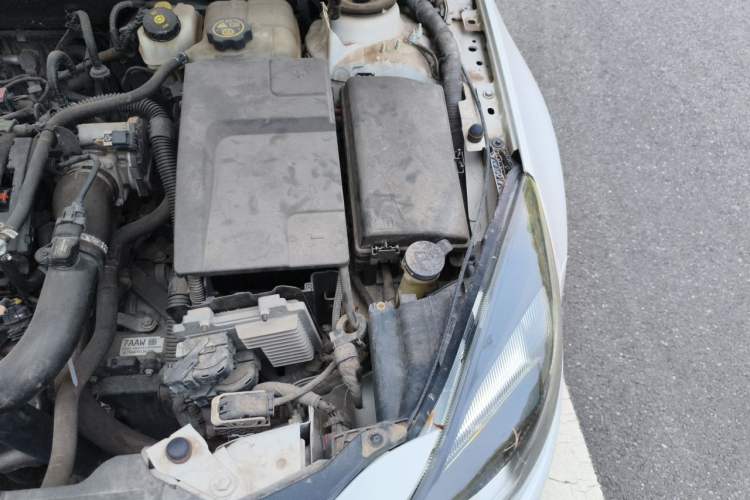 Used Buick Regal 2015 1.6T Elite Tech Model Engine Bay Left