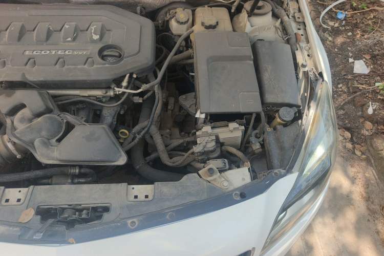 Used Buick Regal 2015 2.0L Leading Fashion Edition Engine Bay Left