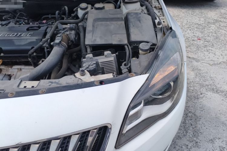 Used Buick Regal 2015 1.6T Leading Technology Model Engine Bay Left