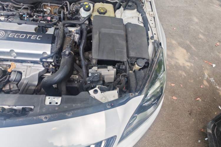 Used Buick Regal 2015 1.6T Elite Tech Model Engine Bay Left