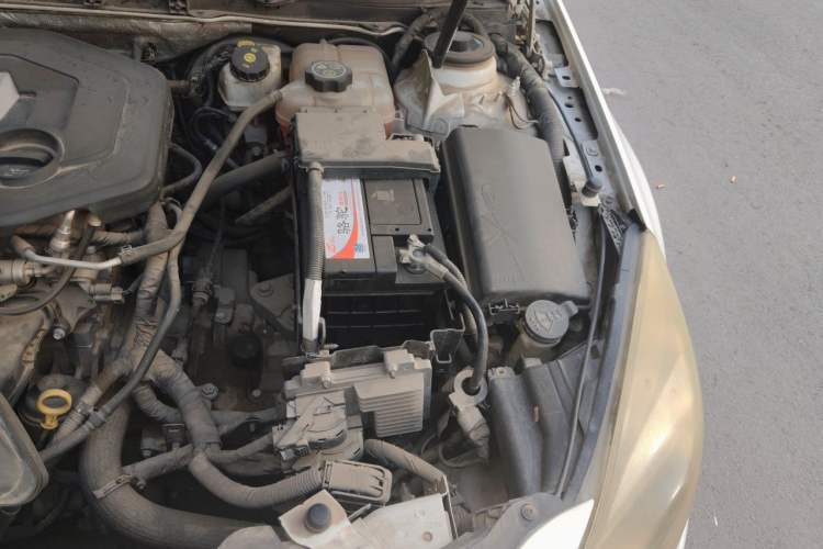 Used Buick Regal 2015 2.0L Leading Fashion Edition Engine Bay Left