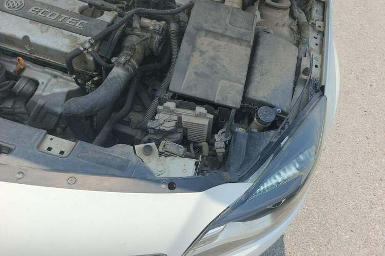 Used Buick Regal 2015 1.6T Elite Tech Model Engine Bay Left