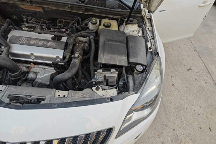 Used Buick Regal 2015 1.6T Leading Technology Model Engine Bay Left