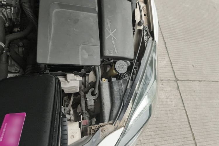 Used Buick Regal 2015 1.6T Leading Technology Model Engine Bay Left