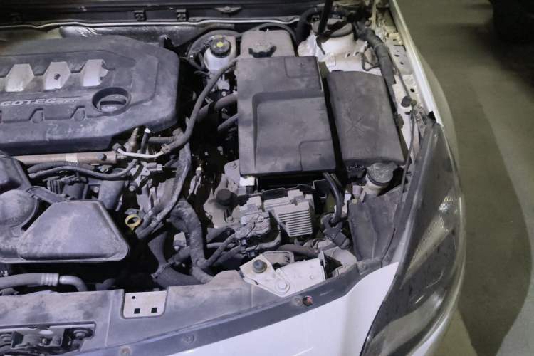 Used Buick Regal 2015 2.0L Leading Fashion Edition Engine Bay Left