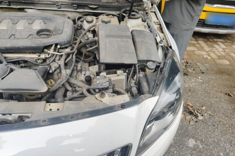 Used Buick Regal 2015 2.0L Leading Fashion Edition Engine Bay Left