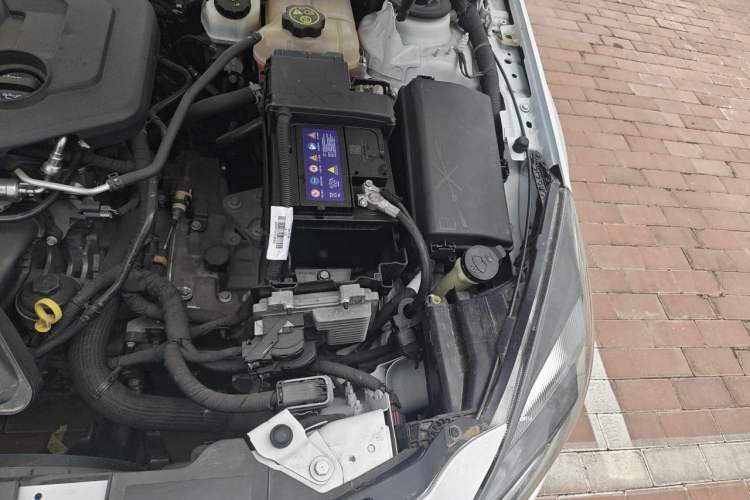 Used Buick Regal 2015 2.0L Leading Fashion Edition Engine Bay Left