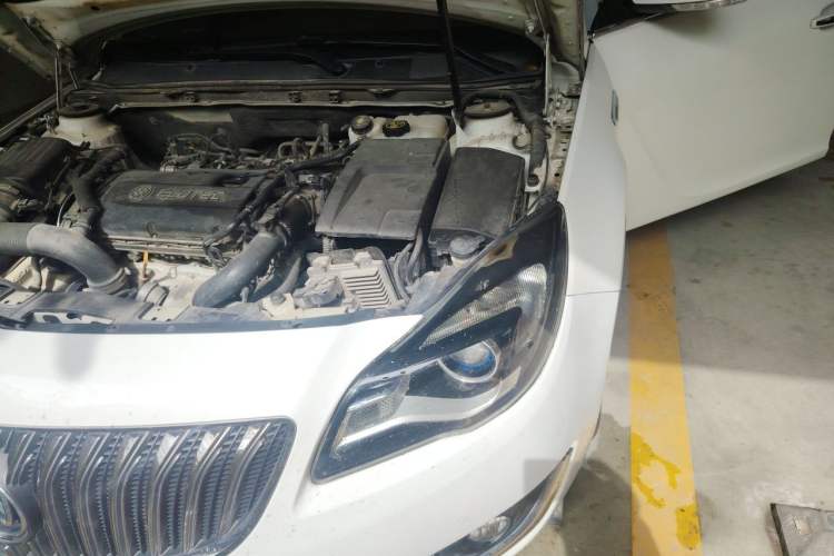 Used Buick Regal 2015 1.6T Elite Tech Model Engine Bay Left