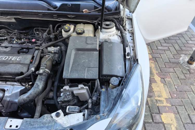 Used Buick Regal 2015 1.6T Elite Tech Model Engine Bay Left