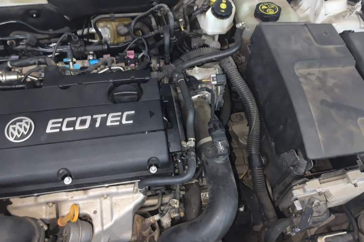 Used Buick Regal 2015 1.6T Elite Tech Model Engine Bay Left