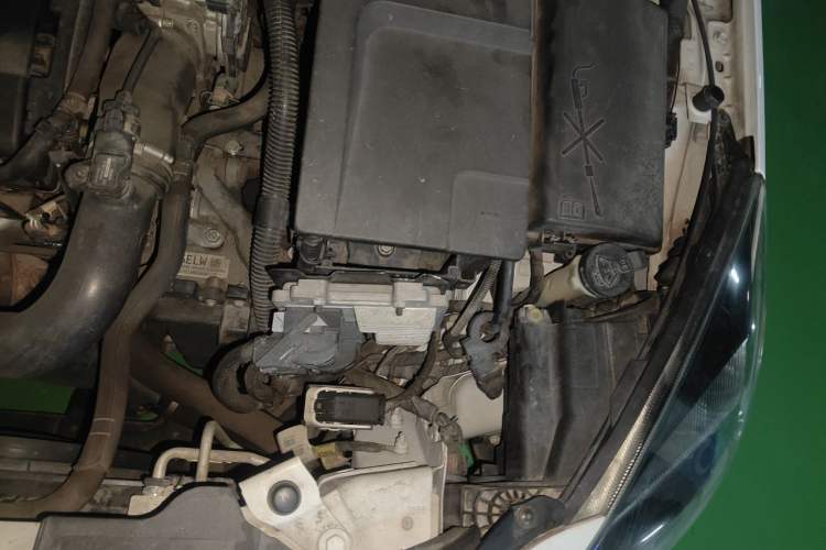 Used Buick Regal 2015 1.6T Elite Tech Model Engine Bay Left