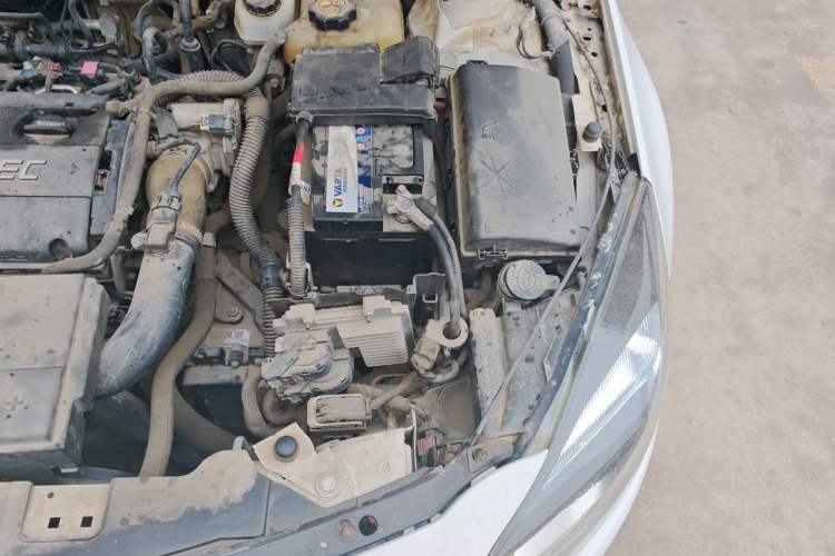 Used Buick Regal 2015 1.6T Elite Tech Model Engine Bay Left