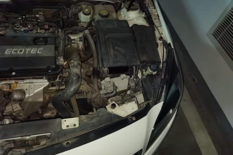 Used Buick Regal 2015 1.6T Elite Tech Model Engine Bay Left