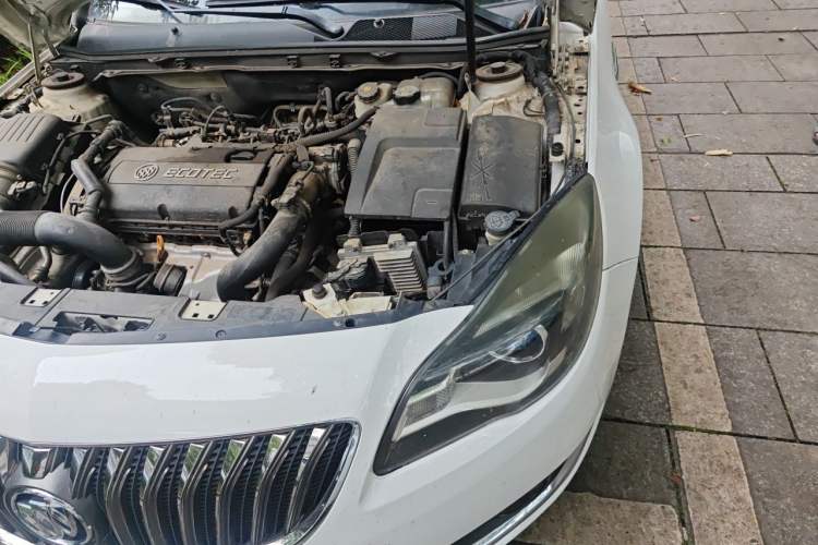 Used Buick Regal 2015 1.6T Elite Tech Model Engine Bay Left