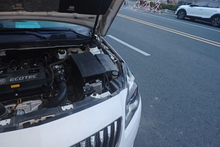 Used Buick Regal 2015 1.6T Elite Tech Model Engine Bay Left