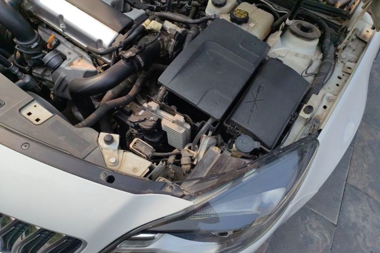 Used Buick Regal 2015 1.6T Elite Tech Model Engine Bay Left