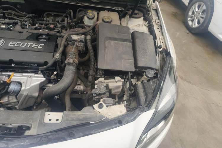 Used Buick Regal 2015 1.6T Leading Technology Model Engine Bay Left