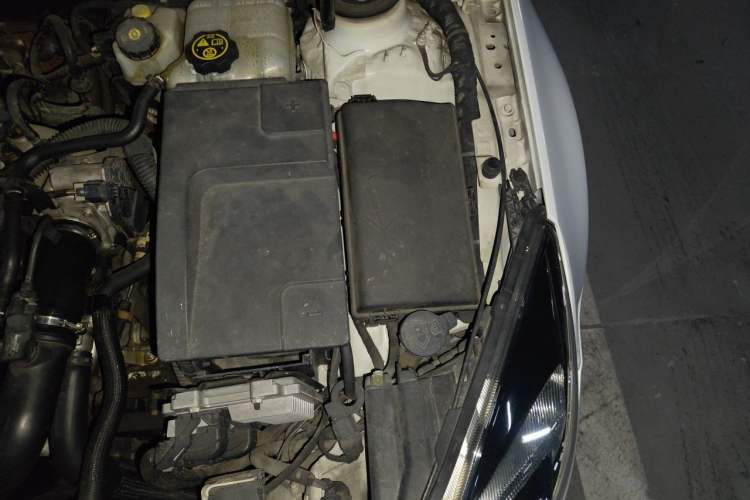 Used Buick Regal 2015 1.6T Leading Technology Model Engine Bay Left