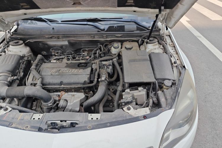 Used Buick Regal 2015 1.6T Elite Tech Model Engine Bay Left