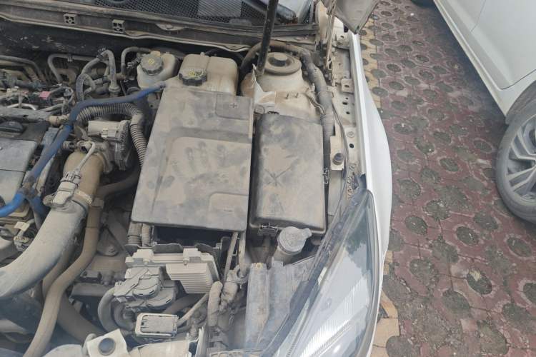 Used Buick Regal 2015 1.6T Leading Technology Model Engine Bay Left