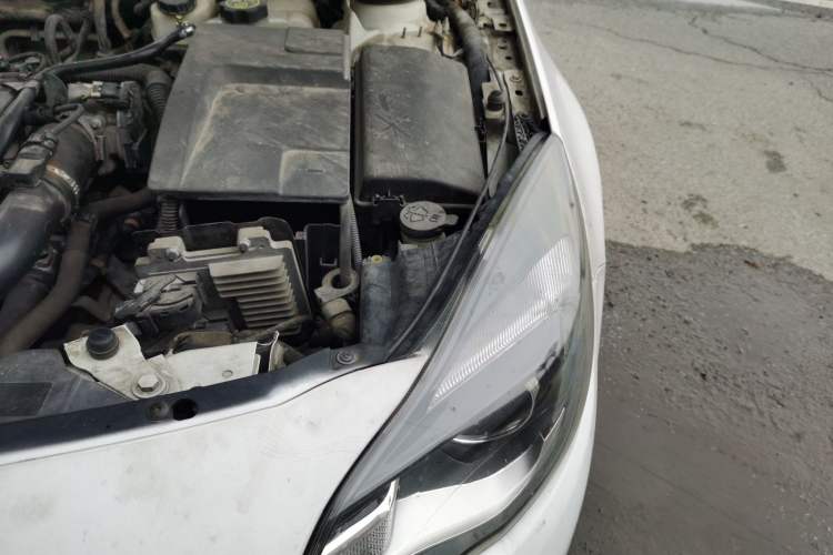 Used Buick Regal 2015 1.6T Leading Technology Model Engine Bay Left