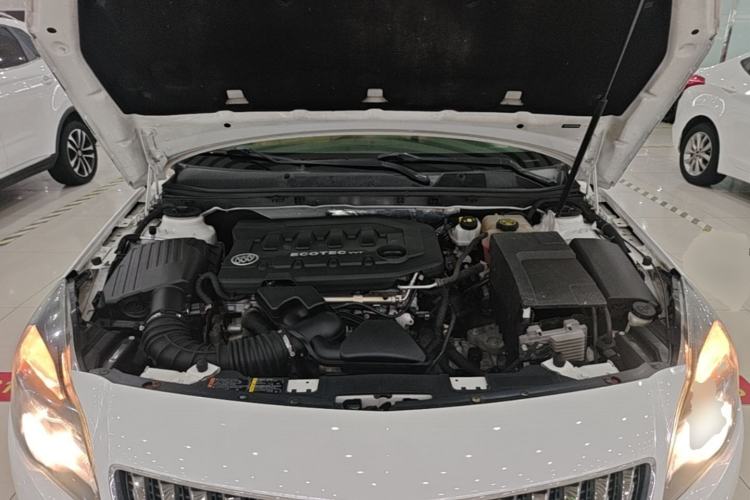 Used Buick Regal 2015 2.0L Elite Fashion Edition Engine Bay