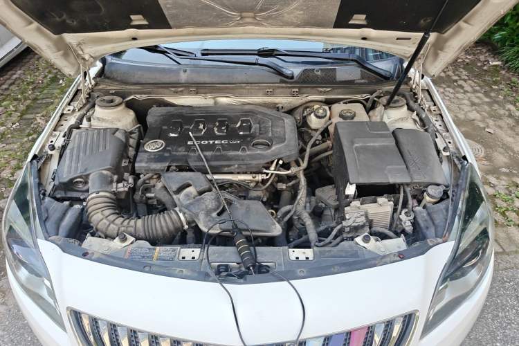 Used Buick Regal 2015 2.0L Leading Fashion Edition Engine Bay