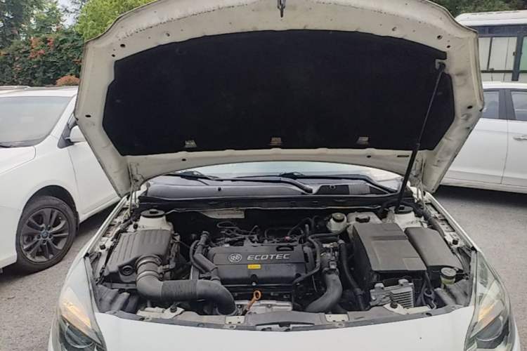 Used Buick Regal 2015 1.6T Leading Technology Model Engine Bay