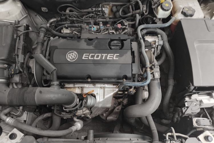 Used Buick Regal 2015 1.6T Leading Technology Model Engine Bay