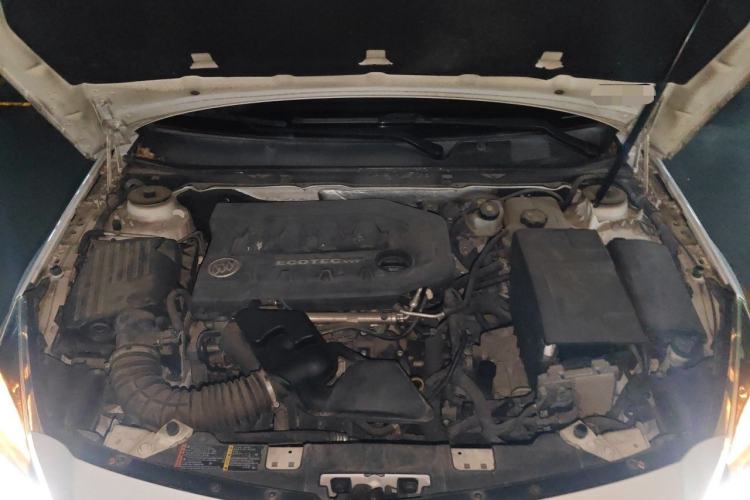 Used Buick Regal 2015 2.0L Leading Fashion Edition Engine Bay