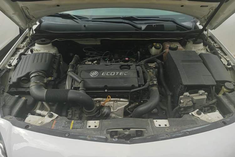 Used Buick Regal 2015 1.6T Elite Tech Model Engine Bay
