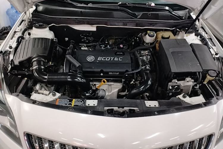 Used Buick Regal 2015 1.6T Leading Technology Model Engine Bay