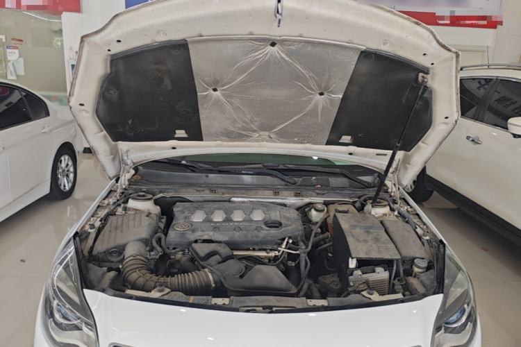 Used Buick Regal 2015 2.0L Elite Fashion Edition Engine Bay