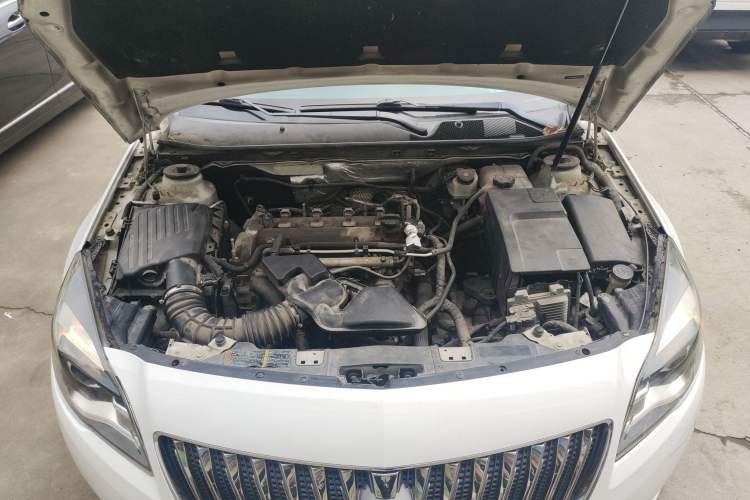 Used Buick Regal 2015 2.0L Elite Fashion Edition Engine Bay
