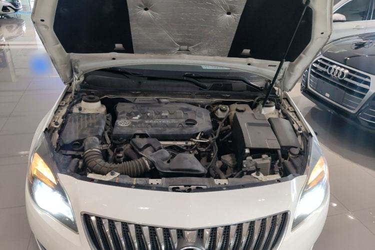 Used Buick Regal 2015 2.0L Elite Fashion Edition Engine Bay