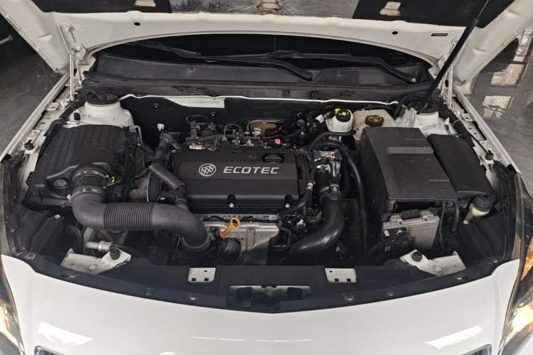 Used Buick Regal 2015 1.6T Elite Tech Model Engine Bay