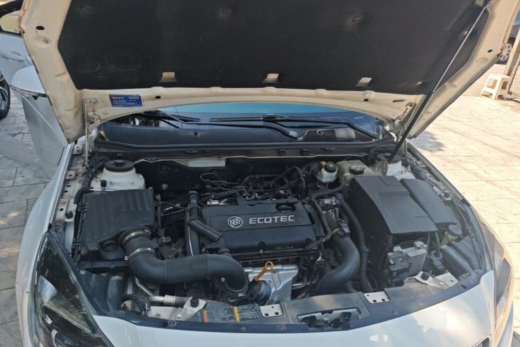 Used Buick Regal 2015 1.6T Leading Technology Model Engine Bay