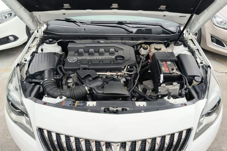 Used Buick Regal 2015 2.0L Elite Fashion Edition Engine Bay