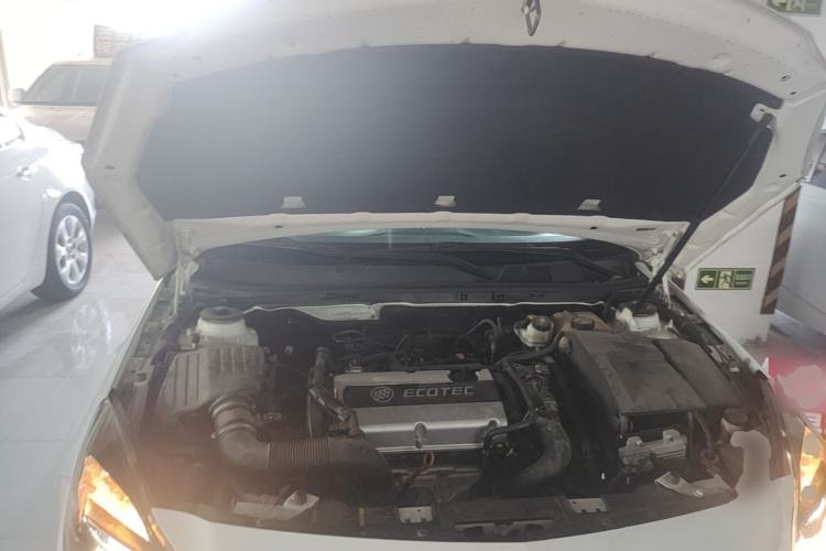 Used Buick Regal 2015 1.6T Elite Tech Model Engine Bay