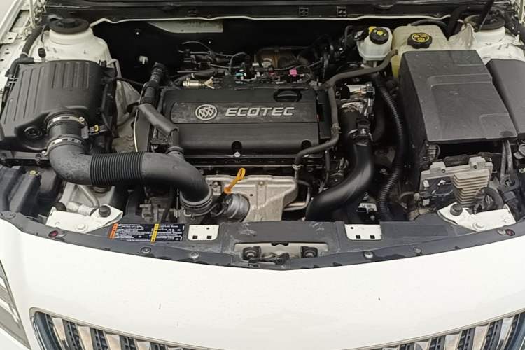 Used Buick Regal 2015 1.6T Leading Technology Model Engine Bay