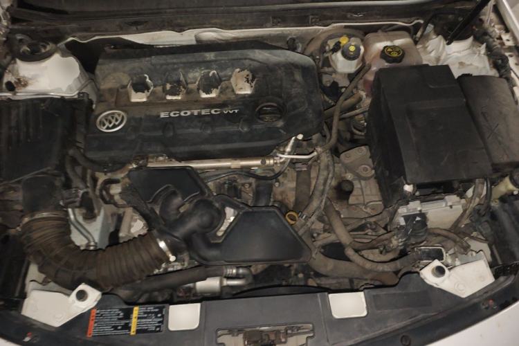 Used Buick Regal 2015 2.0L Elite Fashion Edition Engine Bay
