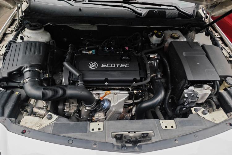 Used Buick Regal 2015 1.6T Leading Technology Model Engine Bay