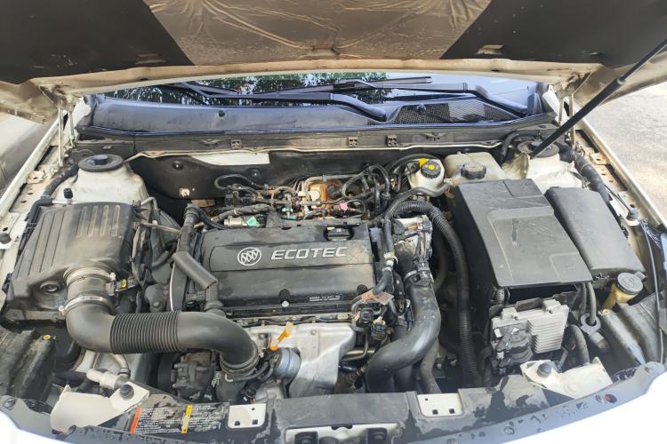 Used Buick Regal 2015 1.6T Elite Tech Model Engine Bay