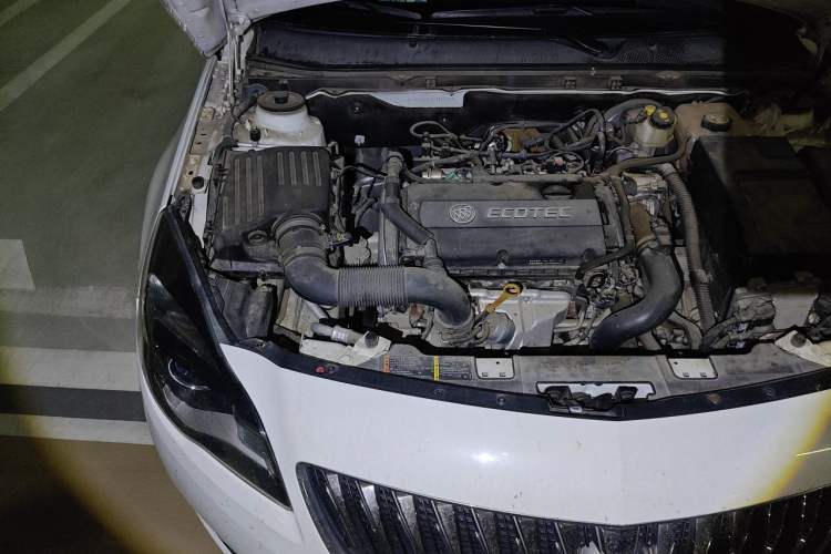 Used Buick Regal 2015 1.6T Elite Tech Model Engine Bay Right