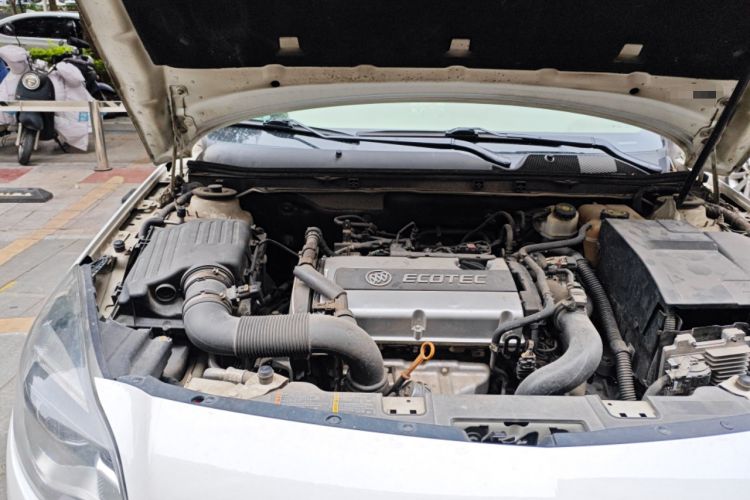 Used Buick Regal 2015 1.6T Elite Tech Model Engine Bay Right