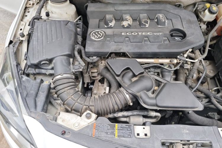 Used Buick Regal 2015 2.0L Elite Fashion Edition Engine Bay Right