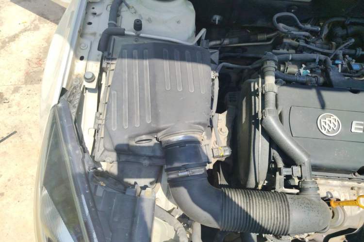 Used Buick Regal 2015 1.6T Elite Tech Model Engine Bay Right